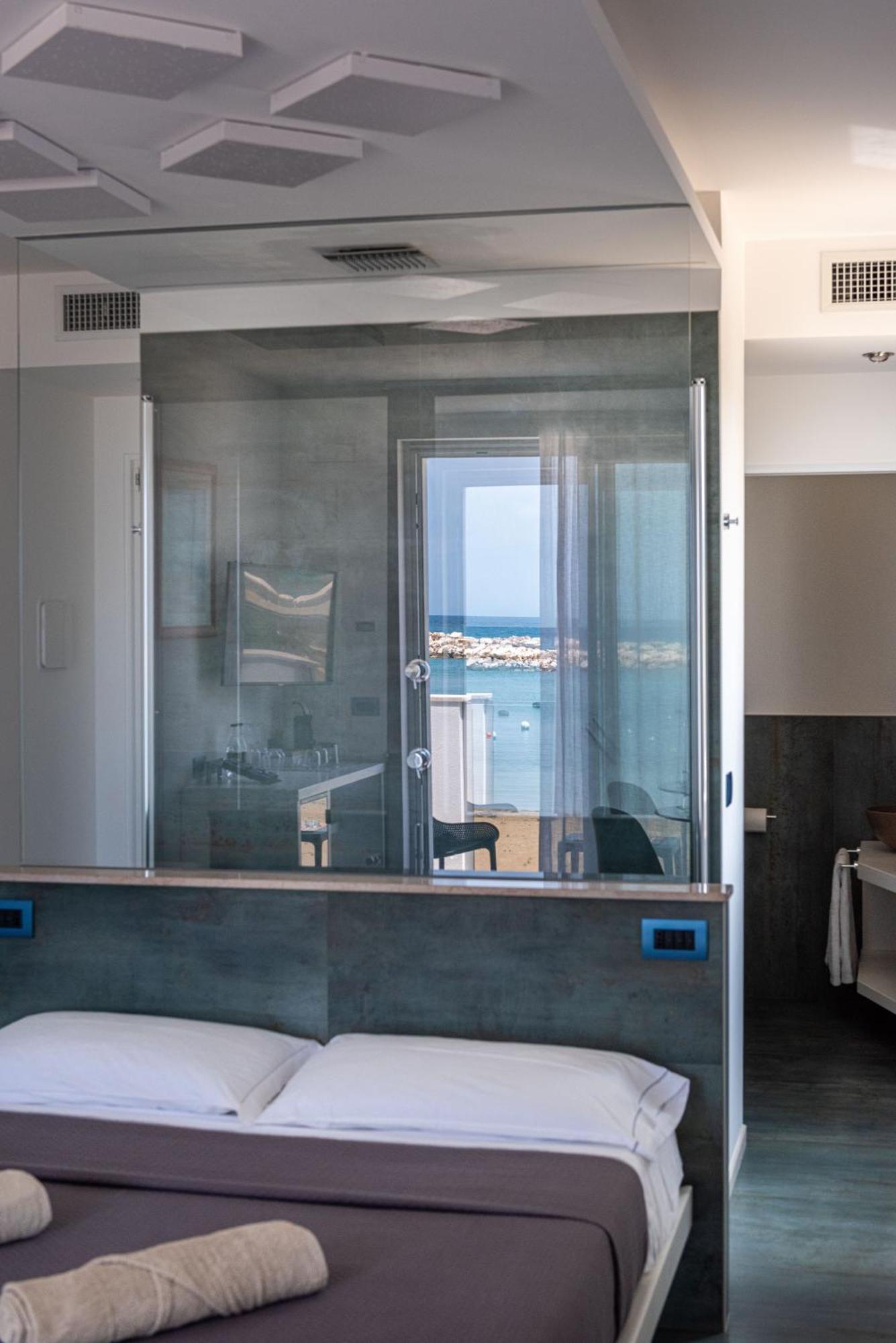 Marina Bay Beach Suites 페스키치 외부 사진